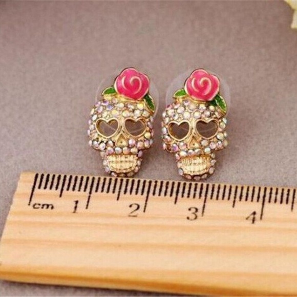 Cute Sugar Skull Earrings with Rose NWT- - Picture 4 of 4
